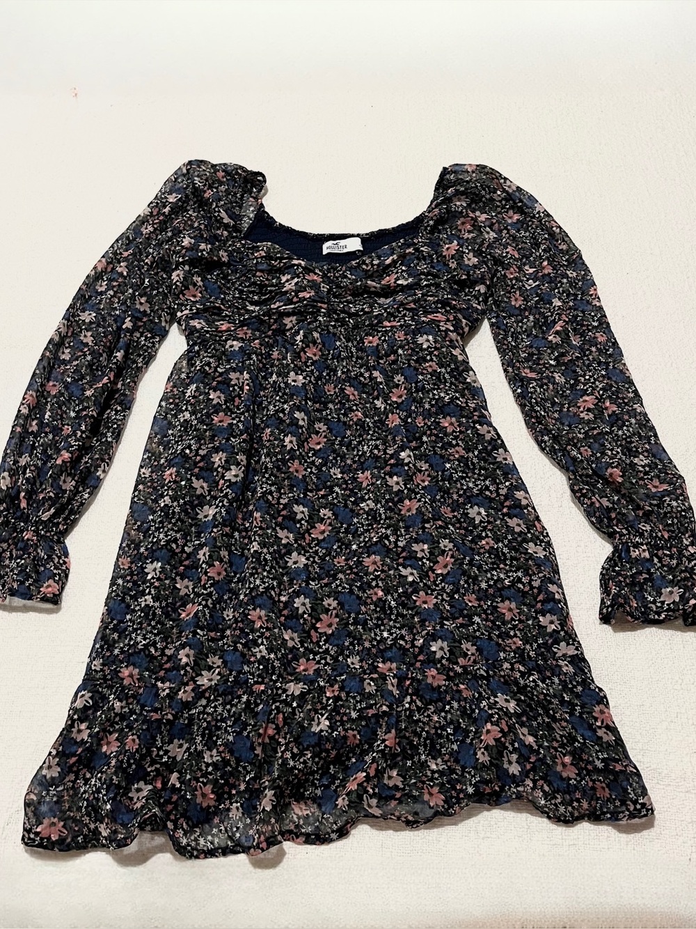 Hollister navy blue floral ruffle mini dress size medium